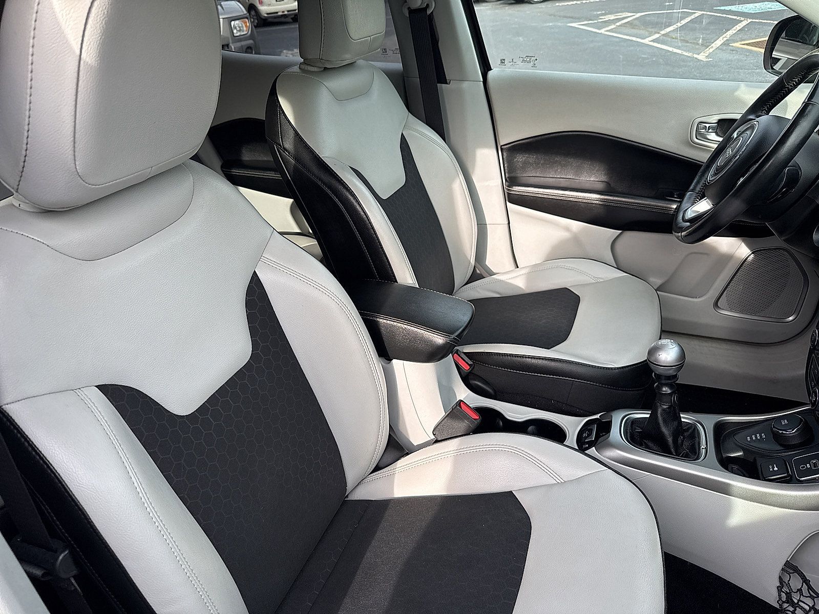 Used 2019 Jeep Compass Latitude w/ Popular Equipment Group AWD/4WD image 33