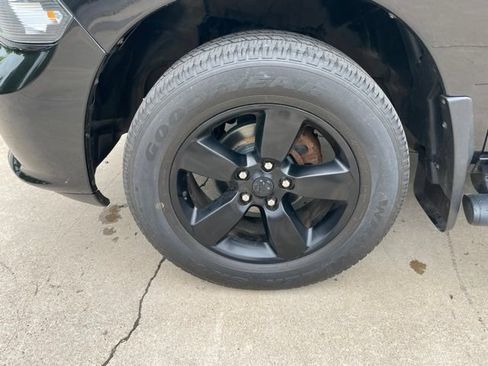 Used 2019 RAM 1500 Express w/ Wheel & Sound Group AWD/4WD image 9