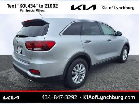 Used 2020 Kia Sorento AWD V6 image 4