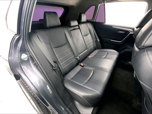 Used 2019 Toyota RAV4 XLE Premium FWD image 13