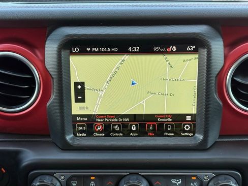 Used 2022 Jeep Wrangler Unlimited Rubicon w/ Cold Weather Group AWD/4WD image 23