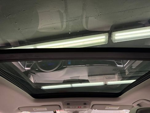 New 2025 Volkswagen Taos SE image 10