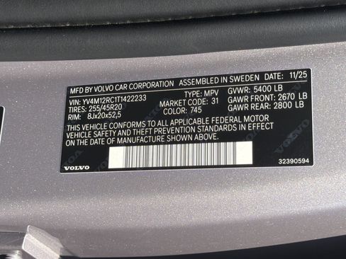 Certified 2026 Volvo XC60 B5 Plus AWD/4WD image 37