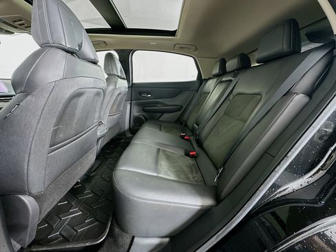 Used 2024 Nissan Ariya AWD image 28