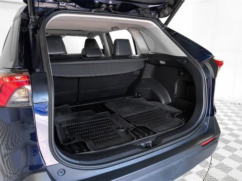 Used 2021 Toyota RAV4 XLE Premium image 59