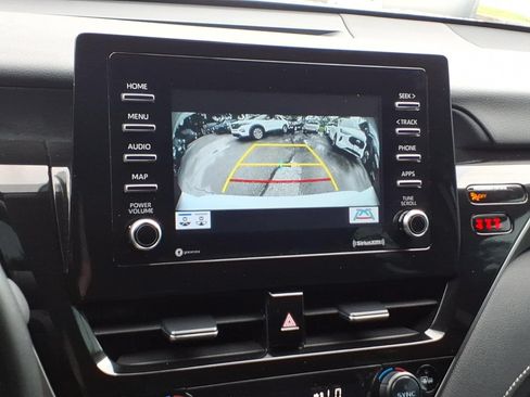 Used 2024 Toyota Camry SE w/ Cold Weather Package FWD image 20