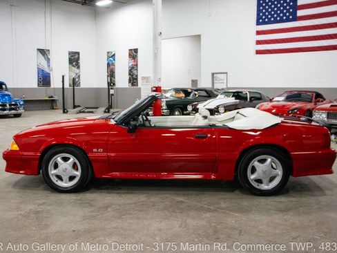 Used 1993 Ford Mustang GT image 4