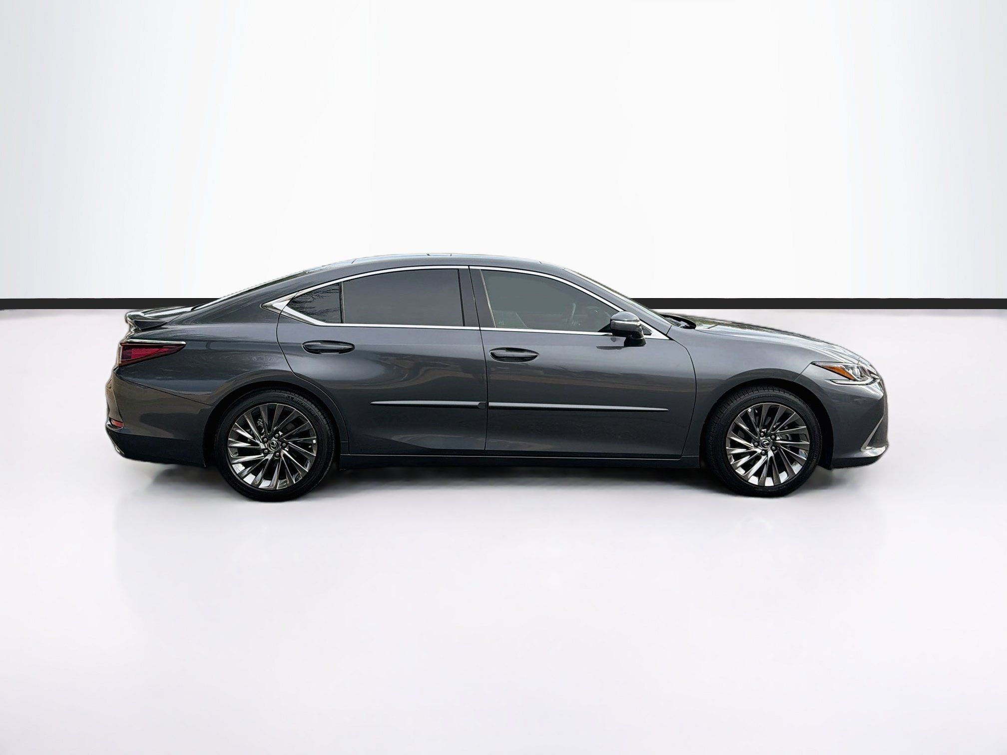 Used 2025 Lexus ES 350 w/ Luxury Package FWD image 4