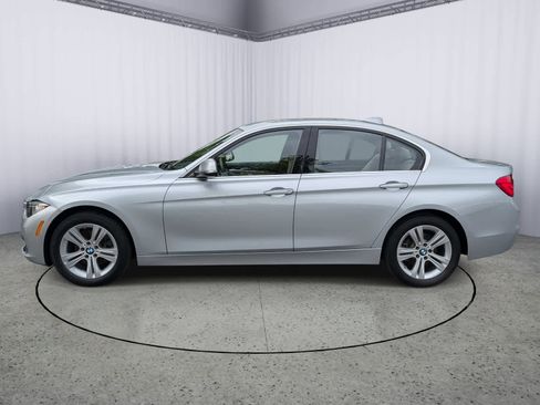 Used 2017 BMW 330i Sedan RWD image 5