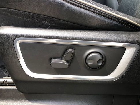 Used 2023 RAM 1500 Laramie AWD/4WD image 25