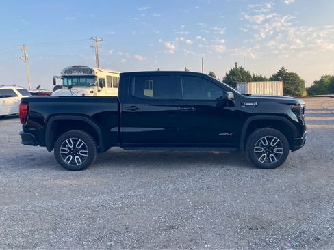 Used 2024 GMC Sierra 1500 AT4 w/ AT4 Premium Package AWD/4WD image 8