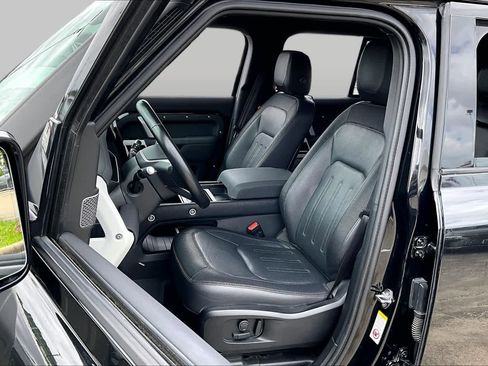 Used 2022 Land Rover Defender 110 X-Dynamic SE AWD/4WD image 7