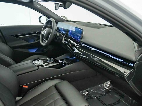 Certified 2026 BMW 530i w/ M Sport Package RWD image 16