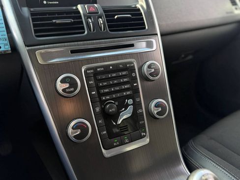 Used 2016 Volvo XC60 T5 w/ Proximity Package FWD image 25
