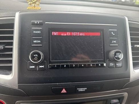 Used 2019 Honda Pilot LX image 10