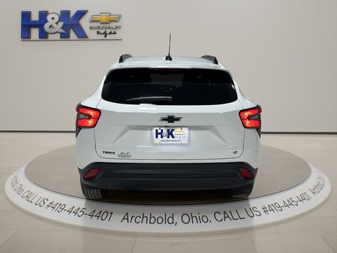 New 2026 Chevrolet Trax LT w/ Driver Confidence Package FWD image 5