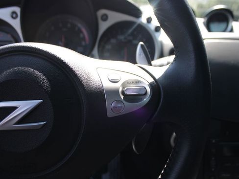Used 2014 Nissan 370Z Touring RWD image 21