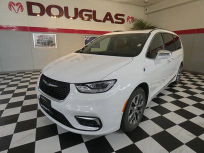 Used 2024 Chrysler Pacifica Pinnacle