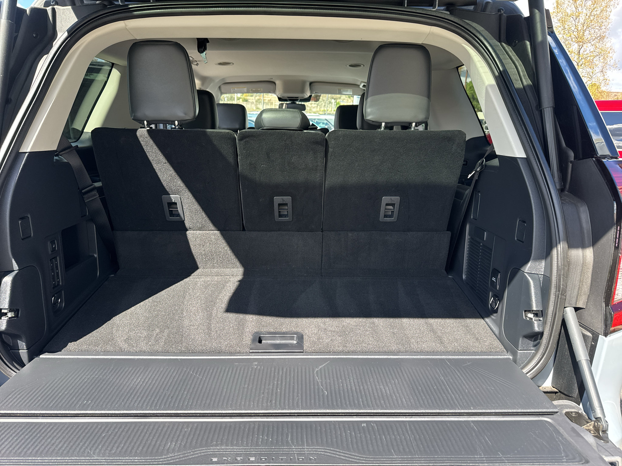 Used 2026 Ford Expedition Active AWD/4WD image 18