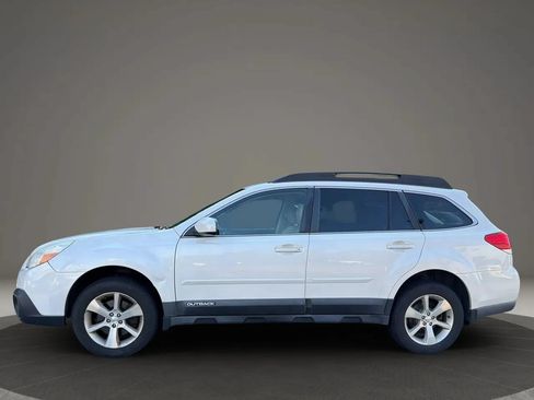 Used 2013 Subaru Outback 3.6R Limited w/ Moonroof Pkg AWD/4WD image 8