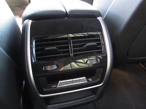 Used 2023 BMW X5 xDrive40i w/ Premium Package AWD/4WD image 31