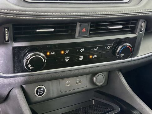 Used 2021 Nissan Rogue S FWD image 19