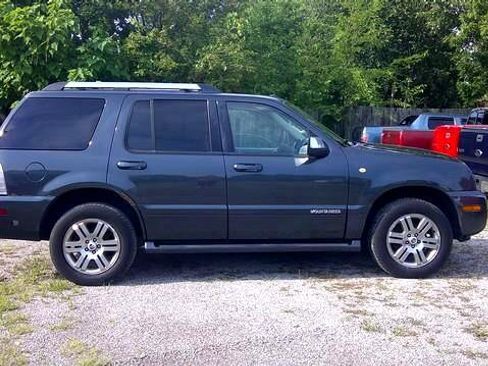 Used 2009 Mercury Mountaineer Premier image 3