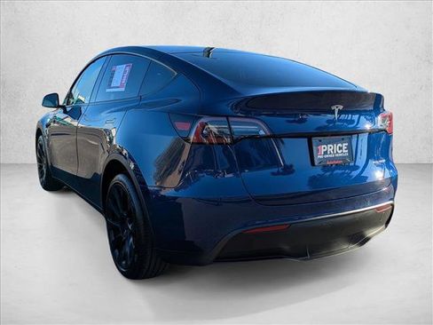 Used 2021 Tesla Model Y Long Range image 9