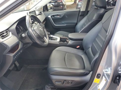 Used 2021 Toyota RAV4 Limited image 15
