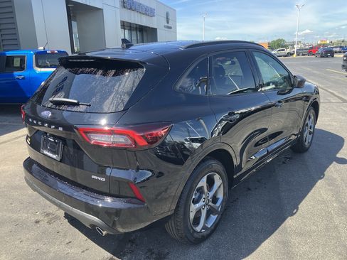 Used 2023 Ford Escape ST-Line w/ Tech Pack #1 AWD/4WD image 7