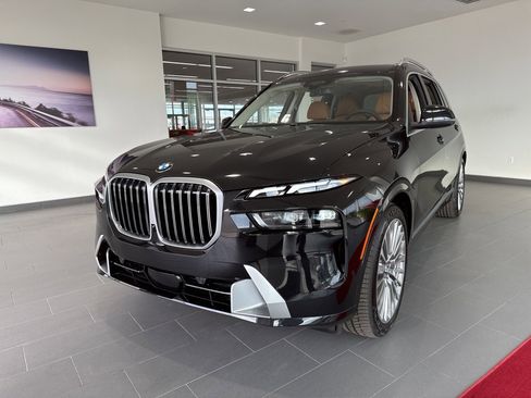 New 2026 BMW X7 xDrive40i image 3