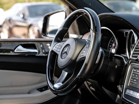 Used 2018 Mercedes-Benz GLS 550 4MATIC image 11