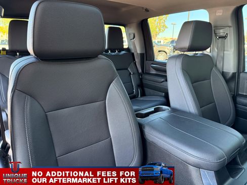 Used 2024 GMC Sierra 3500 SLT w/ SLT Premium Package image 31