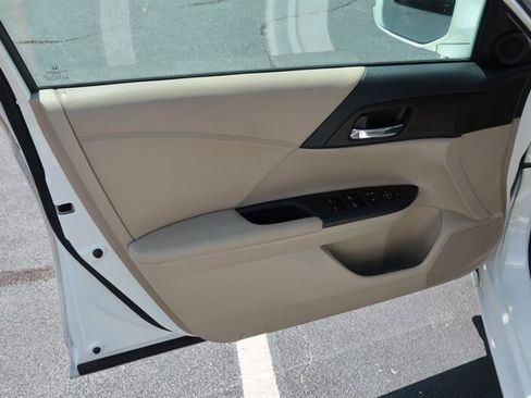 Used 2013 Honda Accord EX image 12