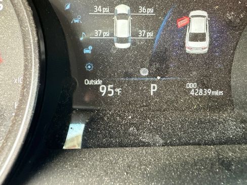 Used 2024 Toyota Camry XSE FWD image 5