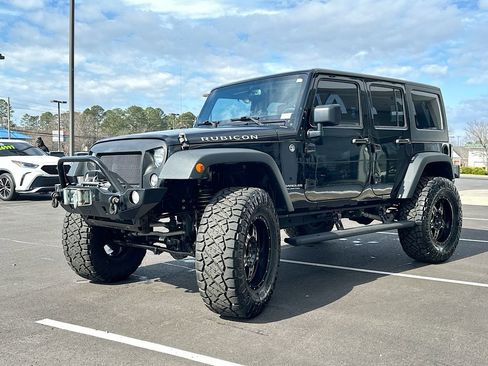 Used 2015 Jeep Wrangler Unlimited Rubicon w/ Connectivity Group image 2