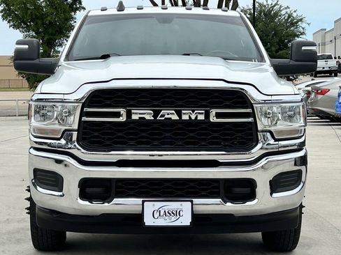 Used 2024 RAM 3500 Tradesman w/ Chrome Appearance Group AWD/4WD image 8