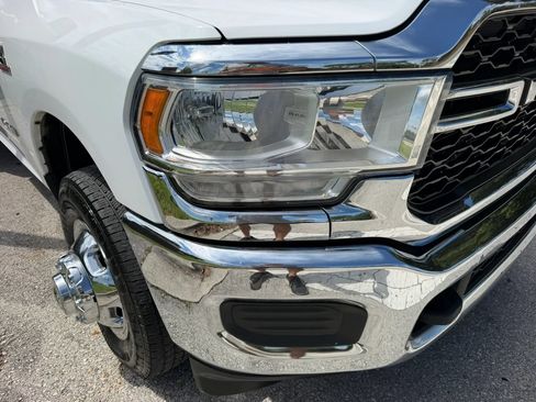 Used 2022 RAM 3500 Tradesman w/ Chrome Appearance Group AWD/4WD image 49