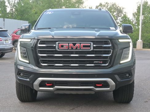 Used 2026 GMC Yukon AT4 AWD/4WD image 3