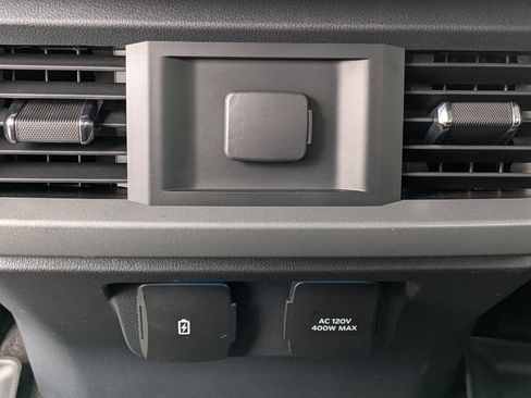 Used 2021 Ford F150 Lariat RWD image 23