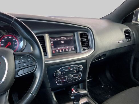 Used 2022 Dodge Charger SXT w/ Blacktop Package RWD image 7