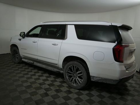 Used 2023 GMC Yukon XL SLT image 5