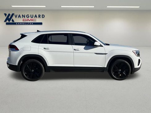 Used 2024 Volkswagen Atlas Cross Sport SE image 6