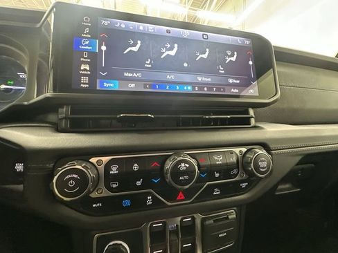 Used 2025 Jeep Wrangler Unlimited Rubicon 4xe w/ Convenience Group image 17