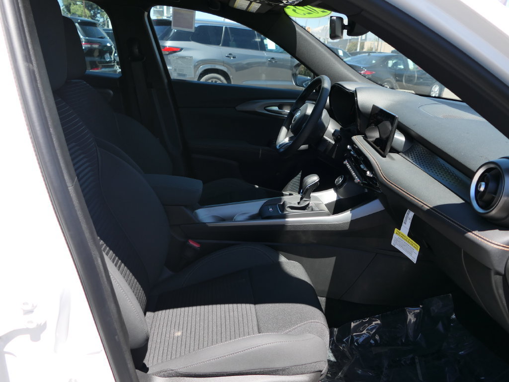 Used 2025 Alfa Romeo Tonale AWD/4WD image 23
