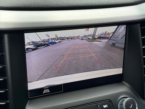 Used 2023 GMC Acadia SLT image 17