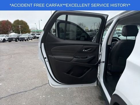 Used 2020 Chevrolet Traverse LT w/ LT Premium Package image 24