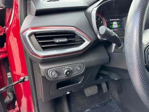 Used 2021 Chevrolet TrailBlazer RS w/ Sun and Liftgate Package FWD image 10