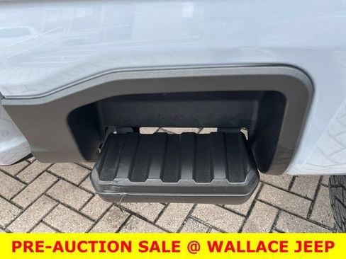 Used 2024 Ford F350 Platinum w/ Tremor Off-Road Package AWD/4WD image 16