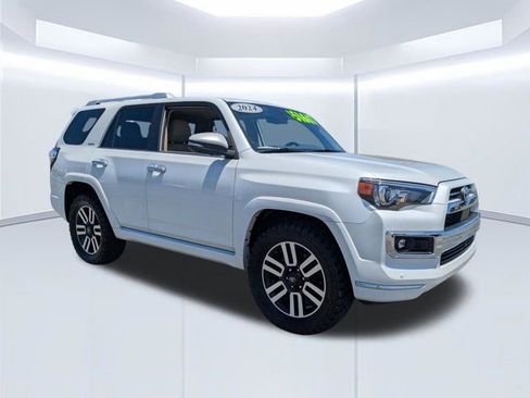 Used 2024 Toyota 4Runner Limited AWD/4WD image 2